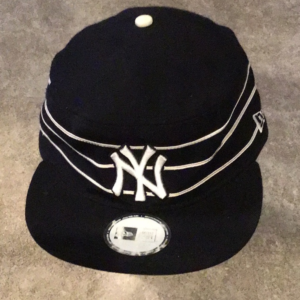 NY Yankees pill box baseball cap hat